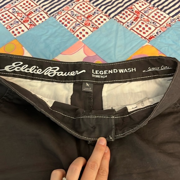 Eddie Bauer Legend Wash Stretch Slightly Curvy Chino Shorts - Size 2 - Picture 5 of 8